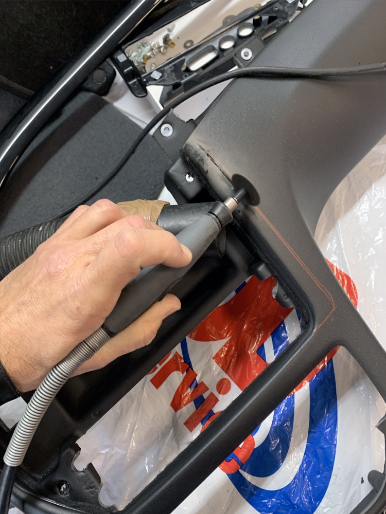 OD Service srl - Progetti Speciali: Installazione iPad su Maserati GranCabrio