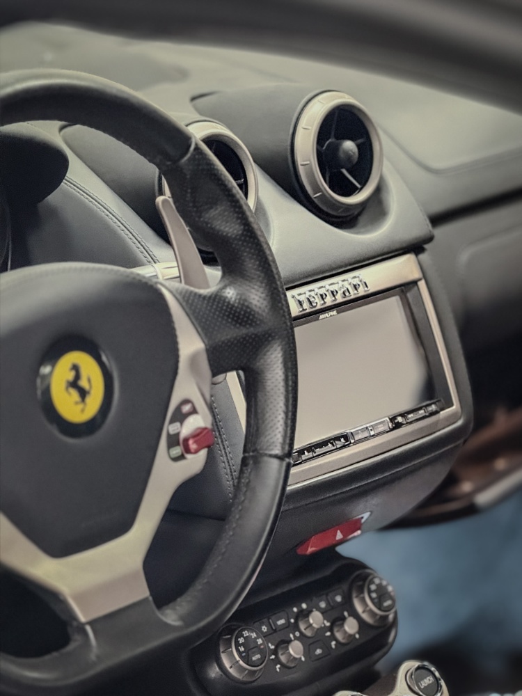 OD Service srl - Multimedia: Ferrari California CarPlay